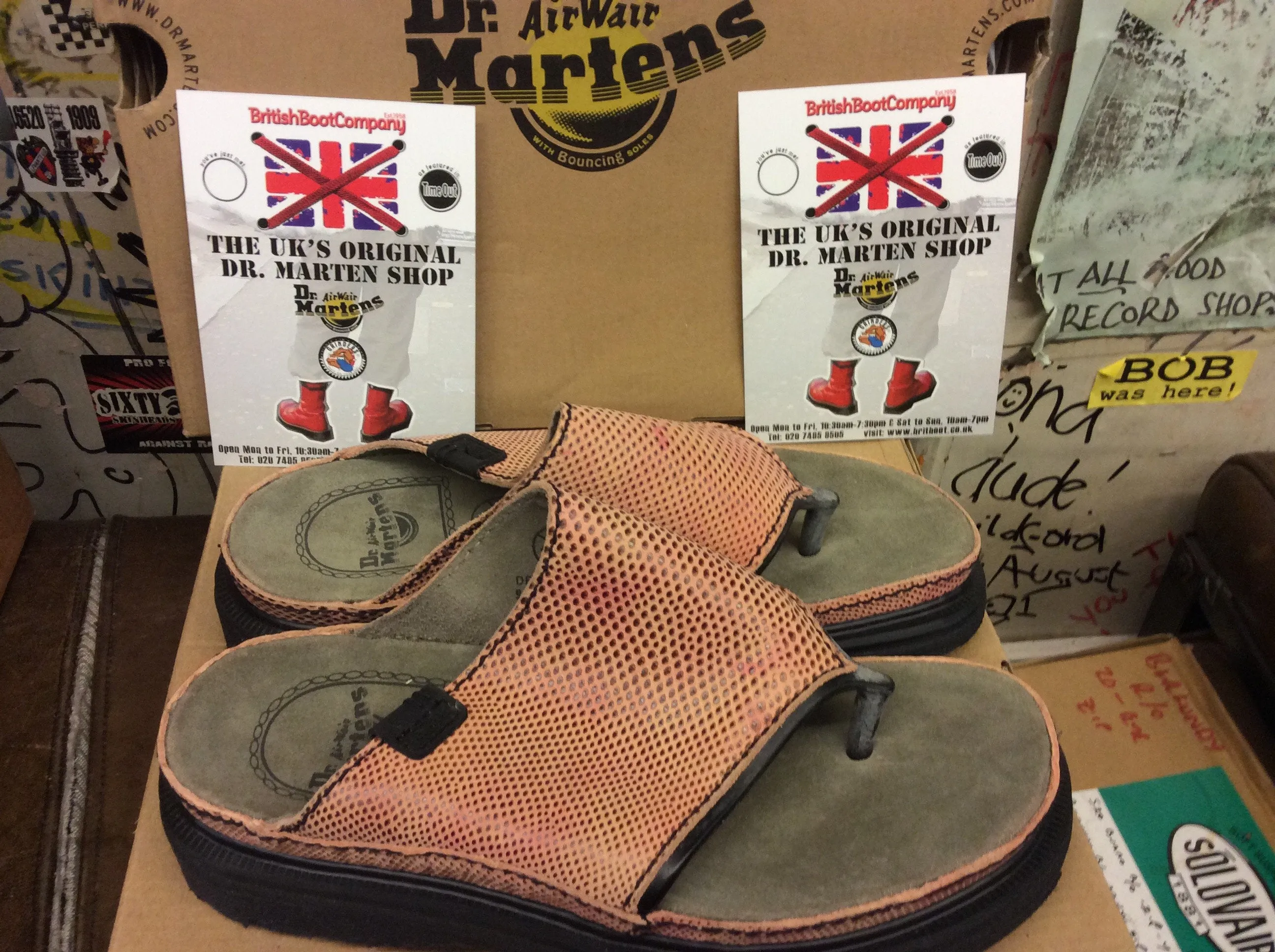 DR MARTENS 9506 Pink toe post sandal size 7