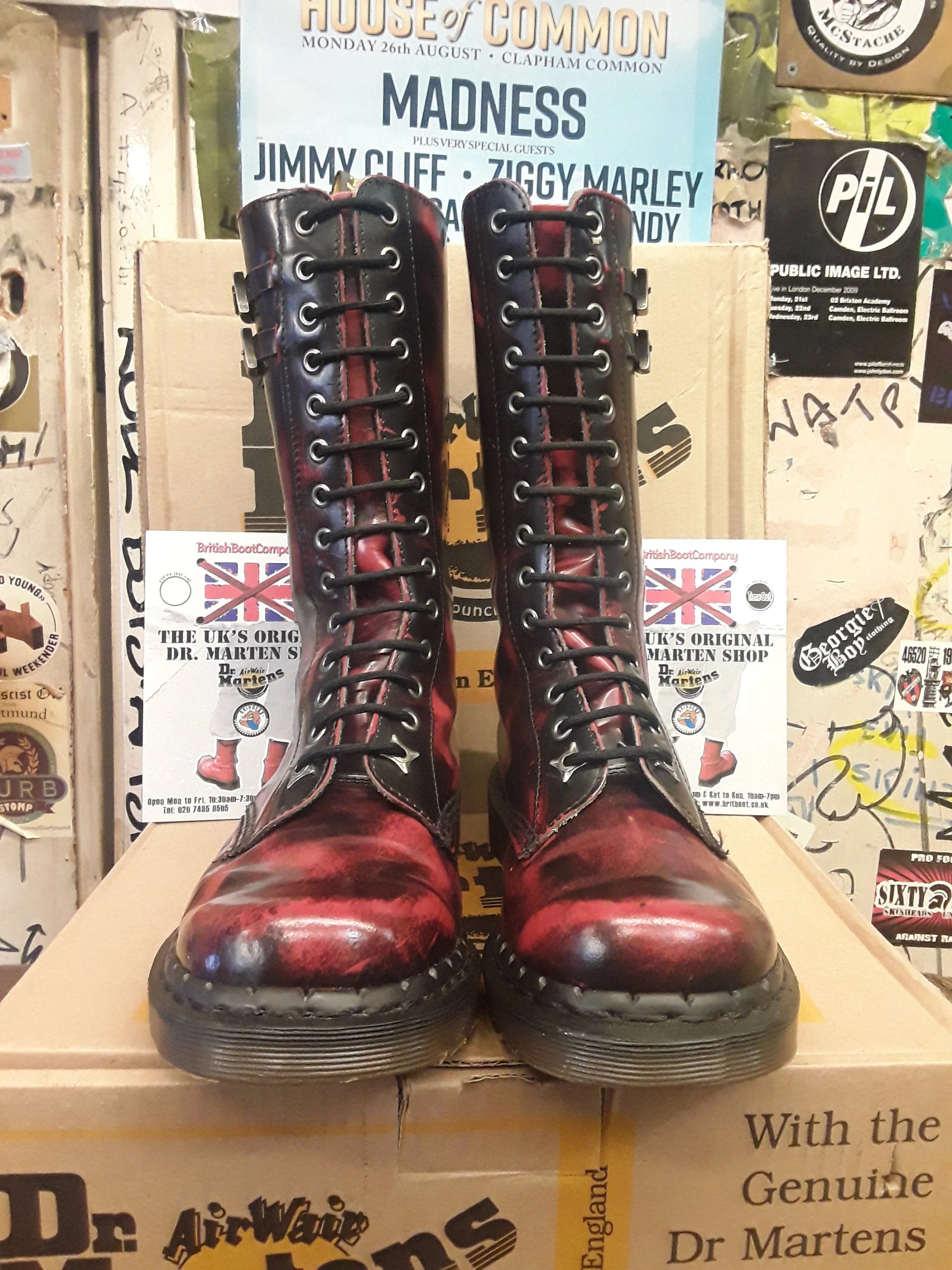 Dr Martens Burgundy Rub Off 14 Hole Notched Welt Size 6