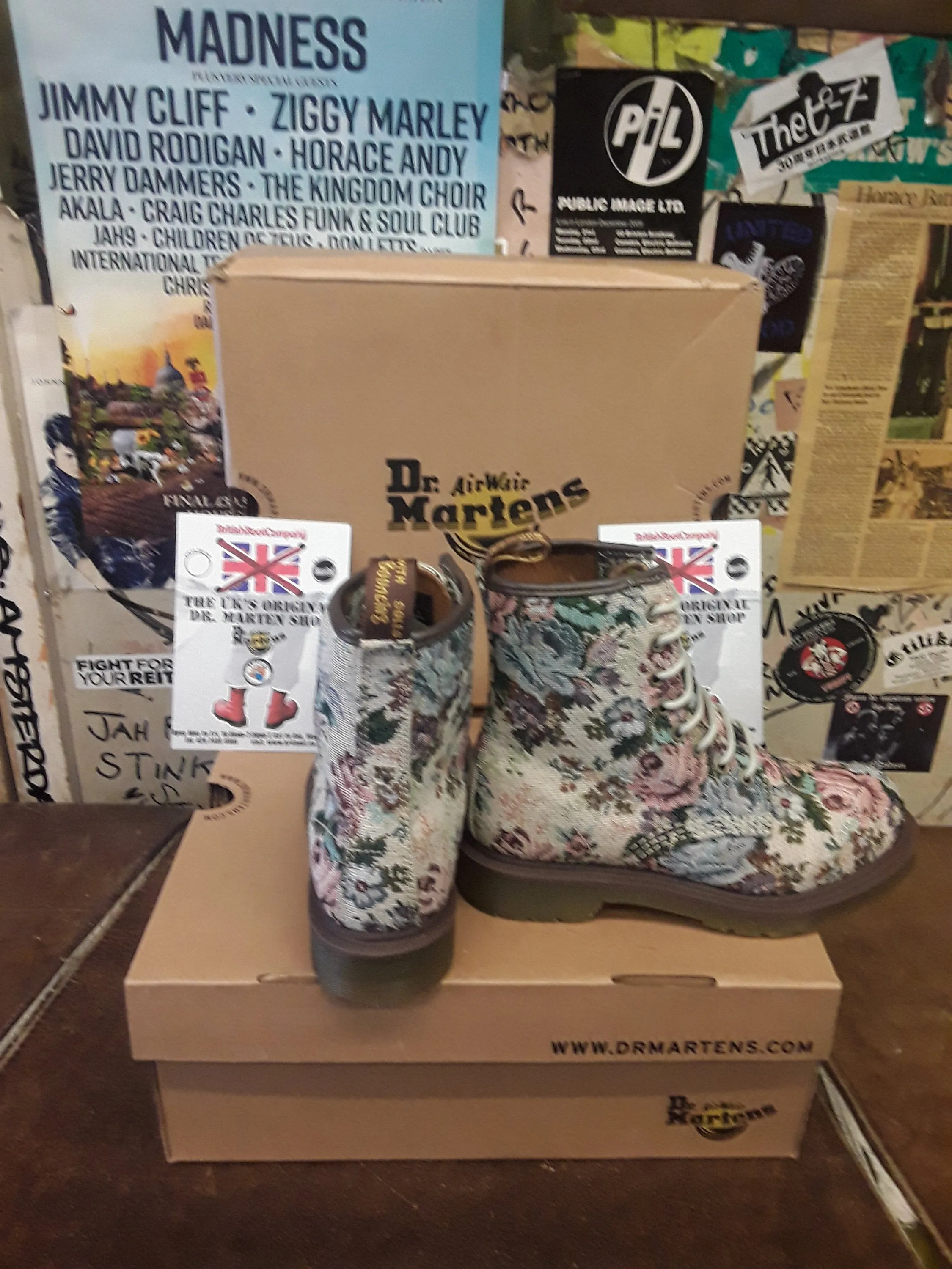 Dr Martens Castel Beige Needlepoint 8 Hole Size 3