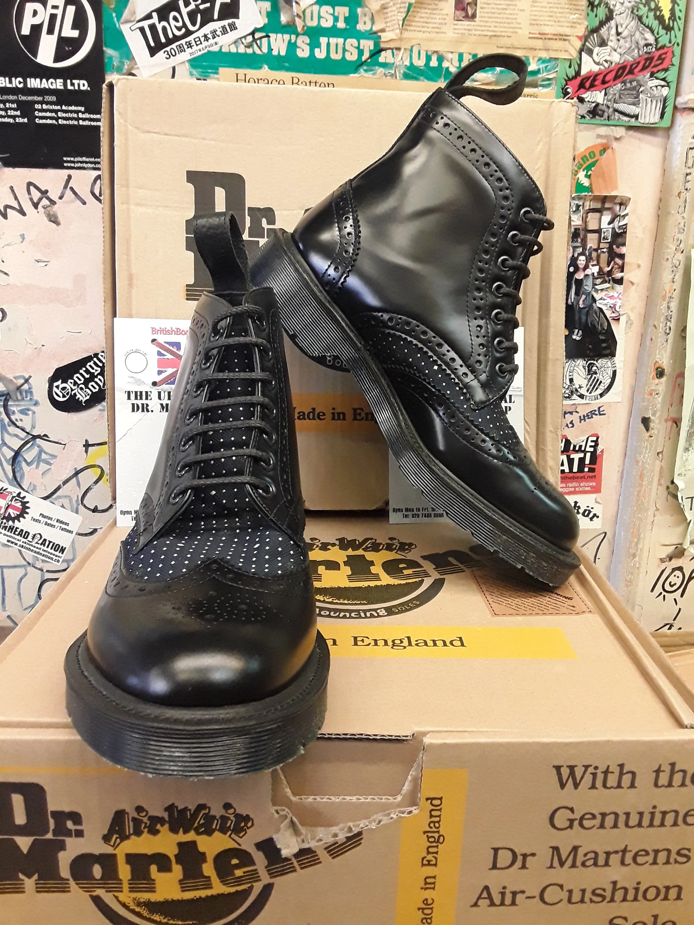 Dr Martens Made In England Anthony Black Calf and Navy Polka Dots Size 7