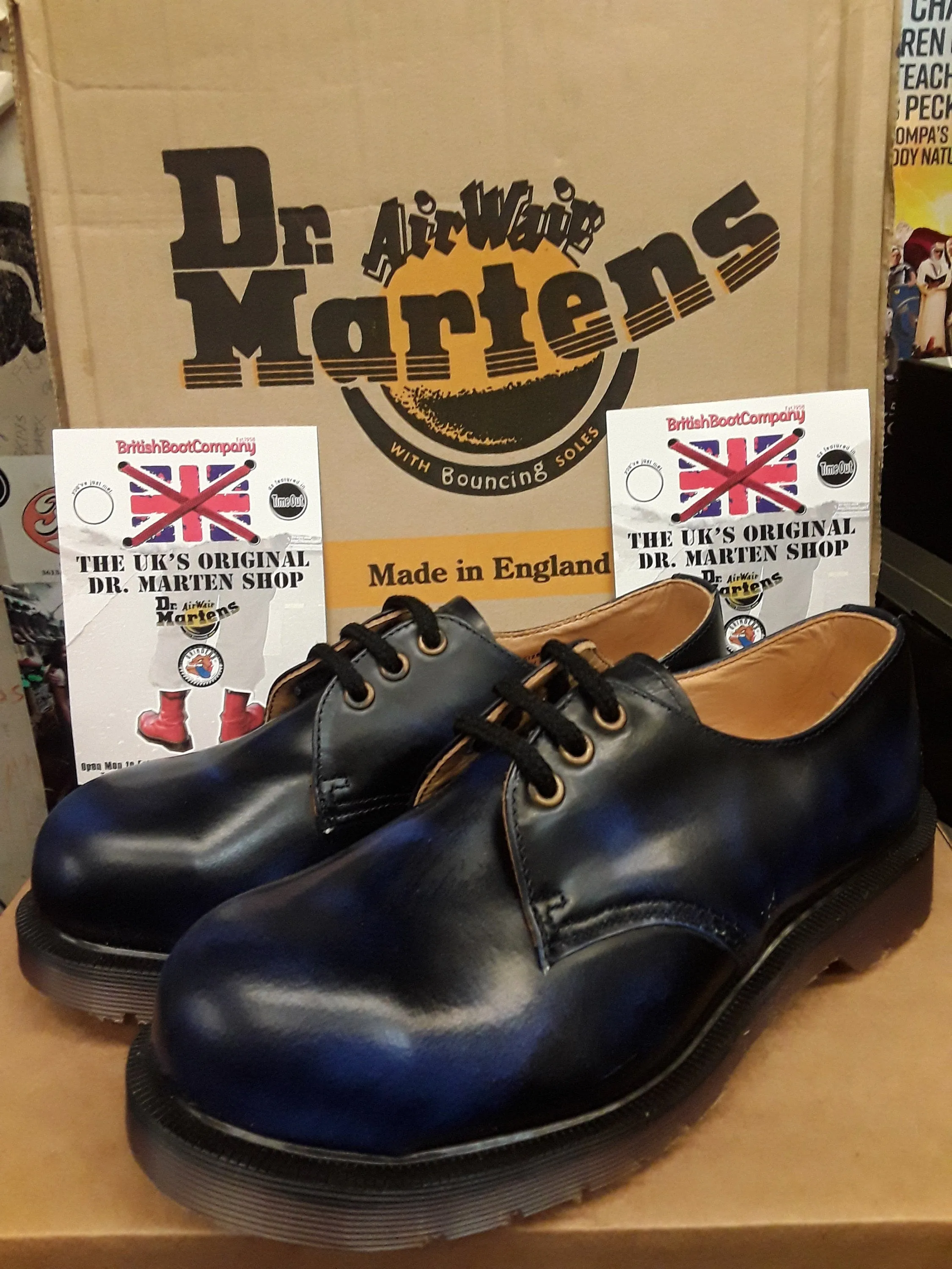 Dr Martens vintage Navy Rub off 3 hole steel toe size 4. Made in England