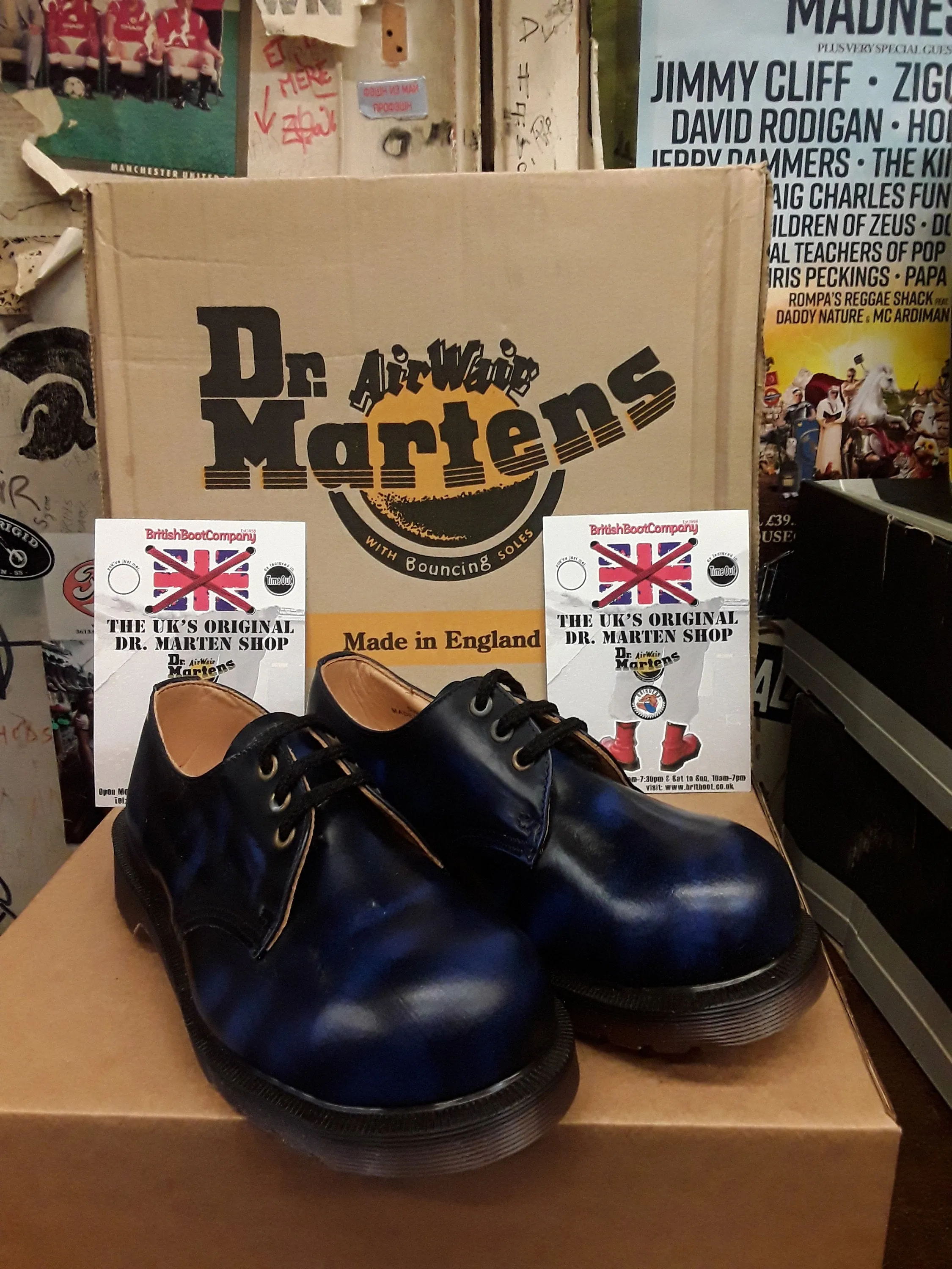 Dr Martens vintage Navy Rub off 3 hole steel toe size 4. Made in England