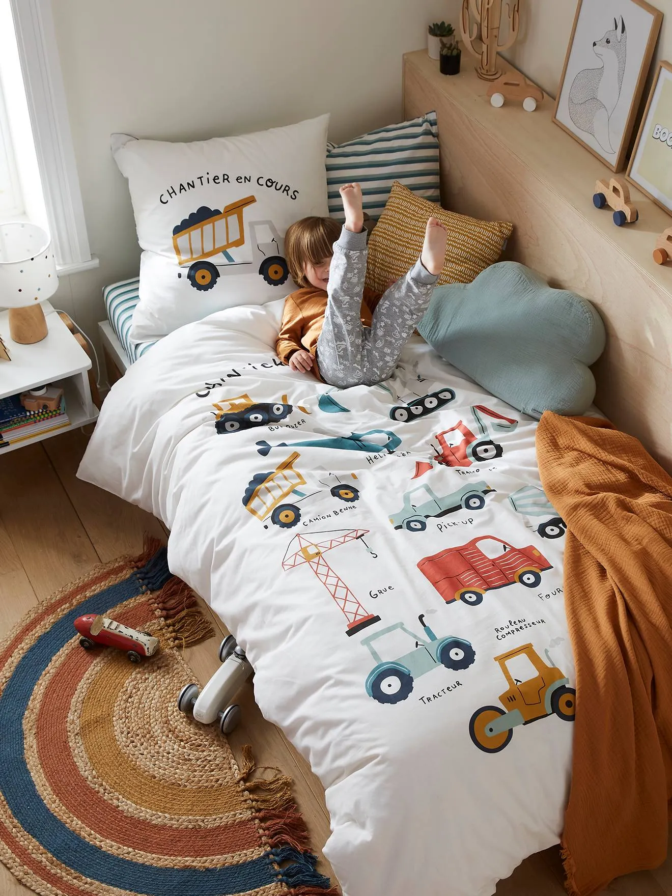 Duvet Cover & Pillowcase Set for Children, Work in Progress - white light solid with design