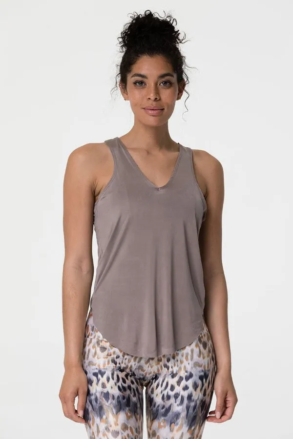 ONZIE // GLOSSY V YOGA TANK - CHAMPAGNE