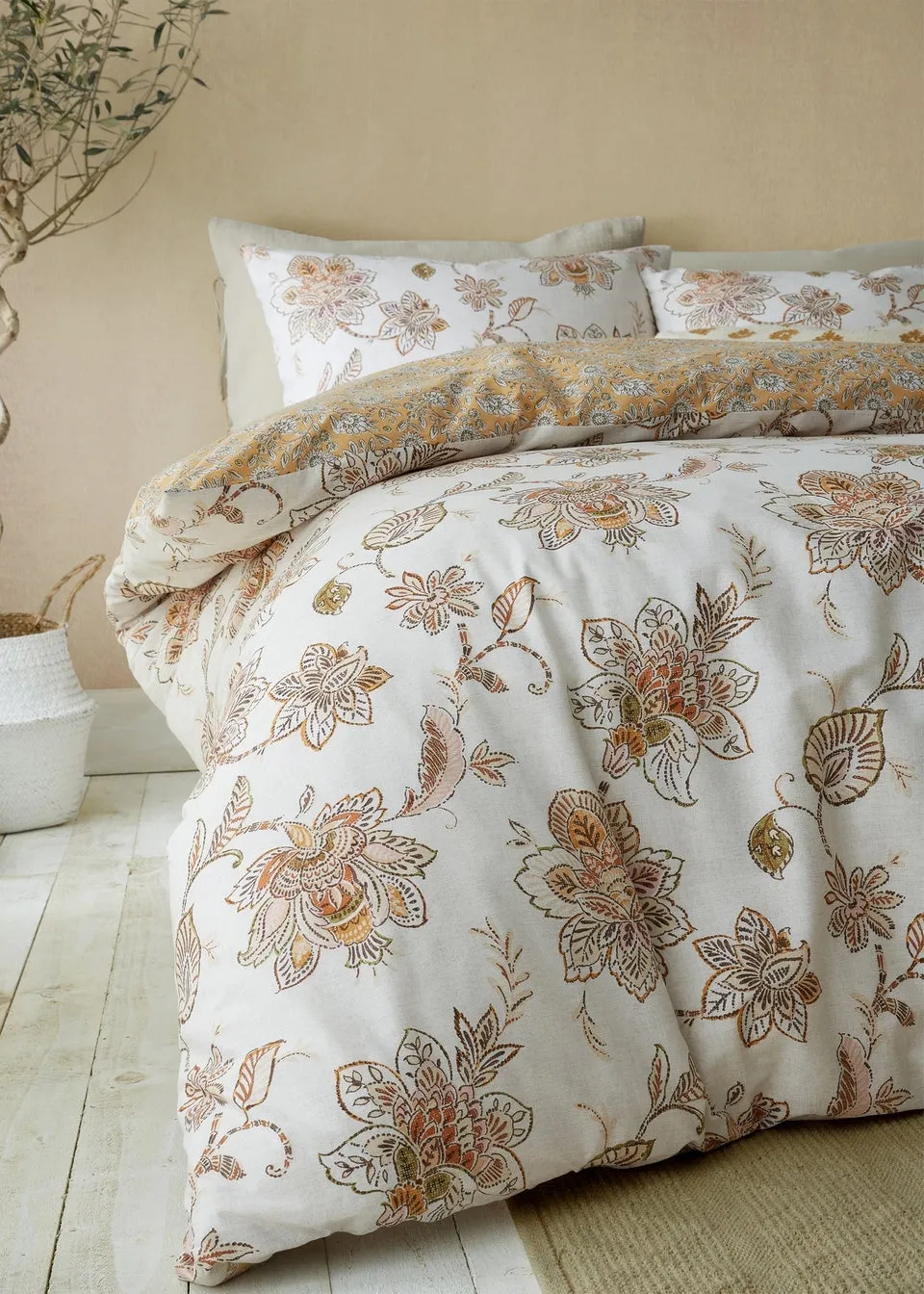 Pineapple Elephant Sahara Floral Reversible Duvet Cover Set