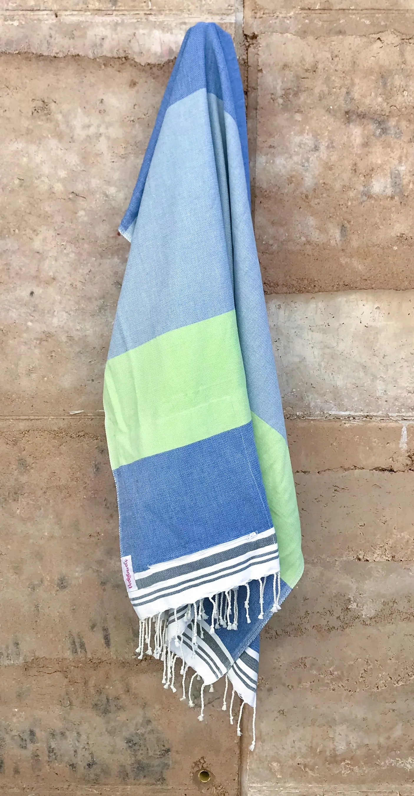 Pocketowels: Large, Fast-Drying Beach Towels with Pockets