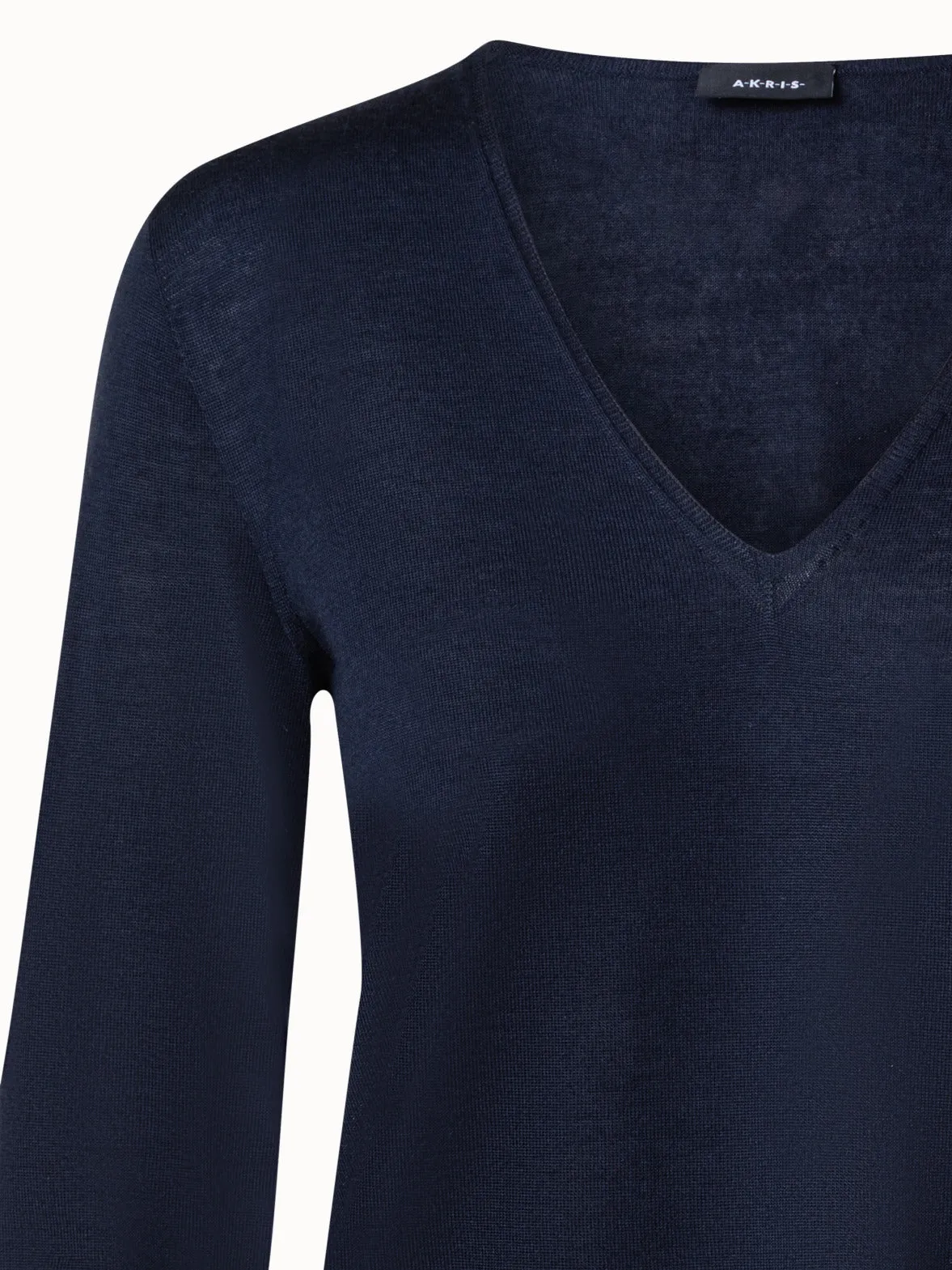 Seamless Cashmere Silk Knit V-Neck Pullover