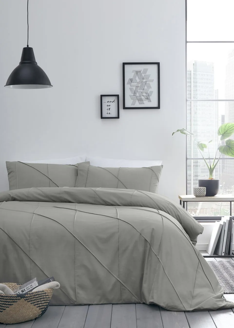 Serene Dart Grey Duvet Cover Set